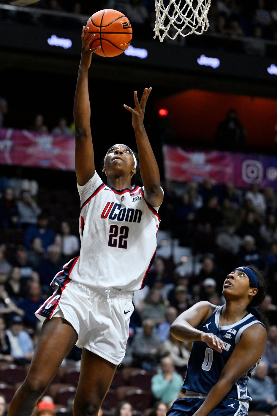 UConn women roll past Georgetown in Big East tournament opener 84-39 | iNFOnews.ca