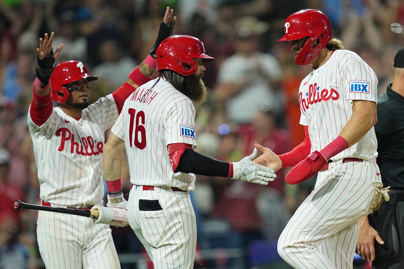Bryson Stott's go-ahead 2-run single helps Phillies rally for 5th straight win, 6-4 over Marlins | iNFOnews.ca