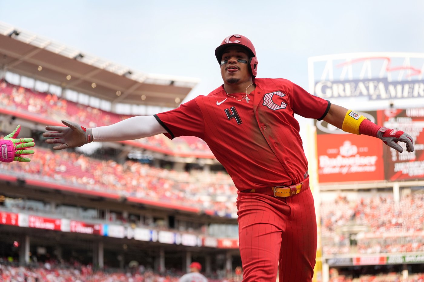Lowe's 3-run double in 1st sparks Reds to 7-3 win over Angels as LA manager Kurt Suzuki ejected | iNFOnews.ca