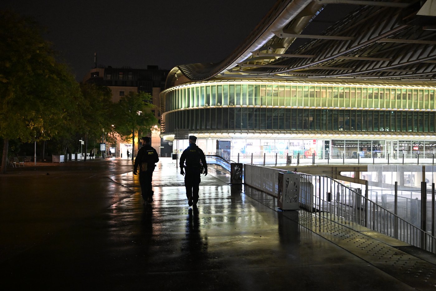 France announces nightly curfews 'for as long as necessary' in Paris and other big cities | iNFOnews.ca France announces nightly curfews 'for as long as necessary' in Paris and other big cities | iNFOnews.ca