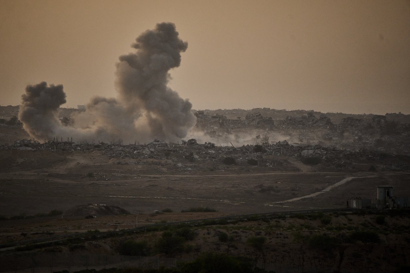 Trump orders Israel to stop bombing Gaza after Hamas partially accepts his peace plan | iNFOnews.ca