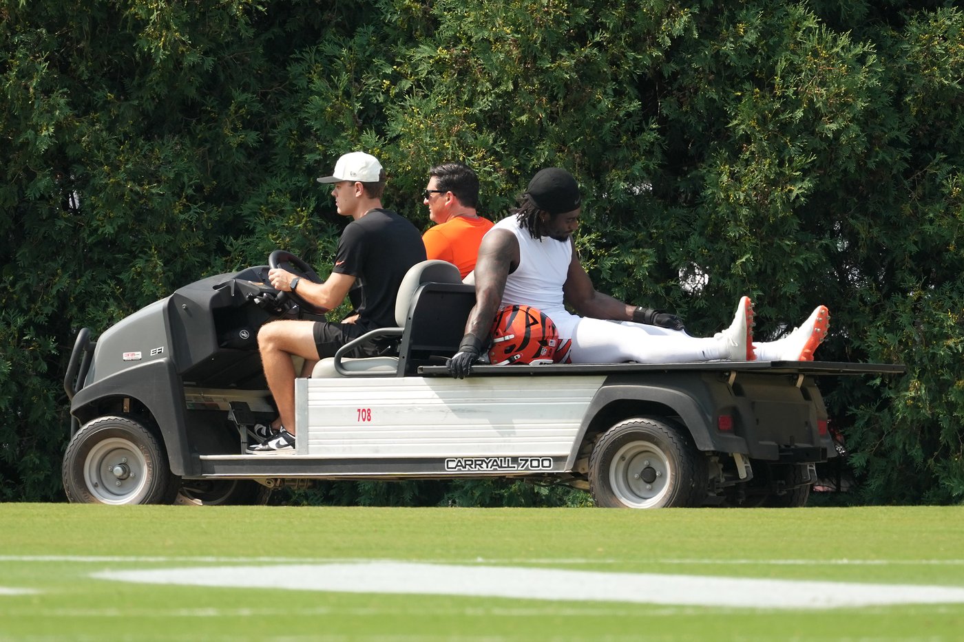 Bengals DE Shemar Stewart to miss several weeks because of hyperextended left knee | iNFOnews.ca