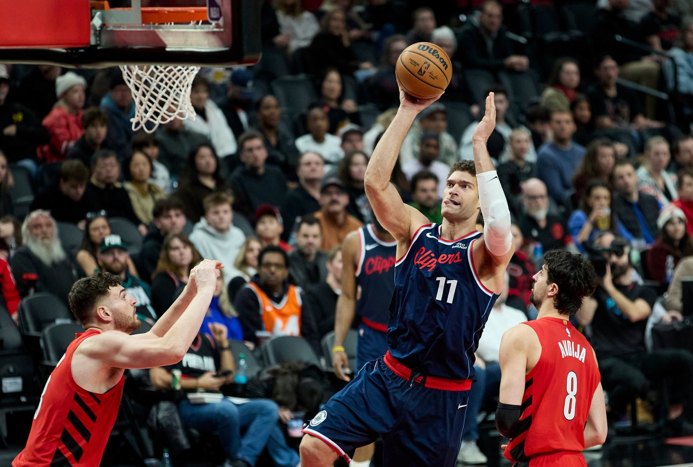 James Harden and Brook Lopez lead Clippers to third straight win | iNFOnews.ca James Harden and Brook Lopez lead Clippers to third straight win | iNFOnews.ca