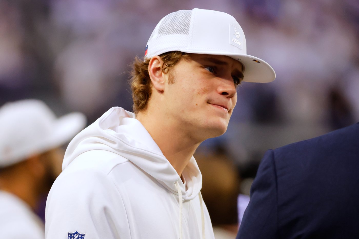 Vikes' McCarthy returns to practice, with progress on hand injury giving him chance to play vs. Pack | iNFOnews.ca