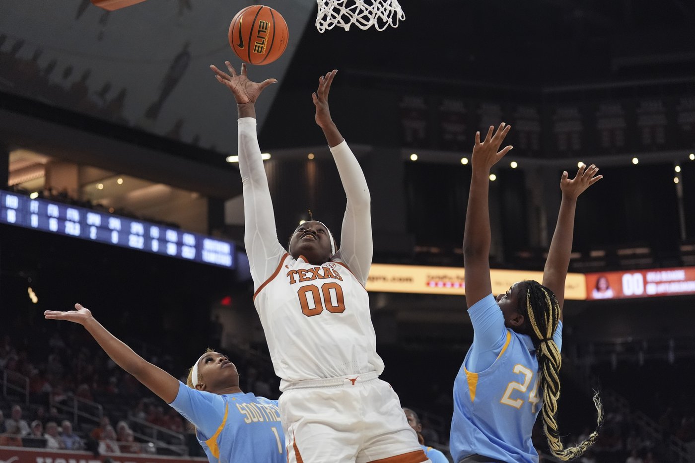 Taylor Jones scores 19 to lead No. 6 Texas to a 97-39 win over Southern | iNFOnews.ca Taylor Jones scores 19 to lead No. 6 Texas to a 97-39 win over Southern | iNFOnews.ca