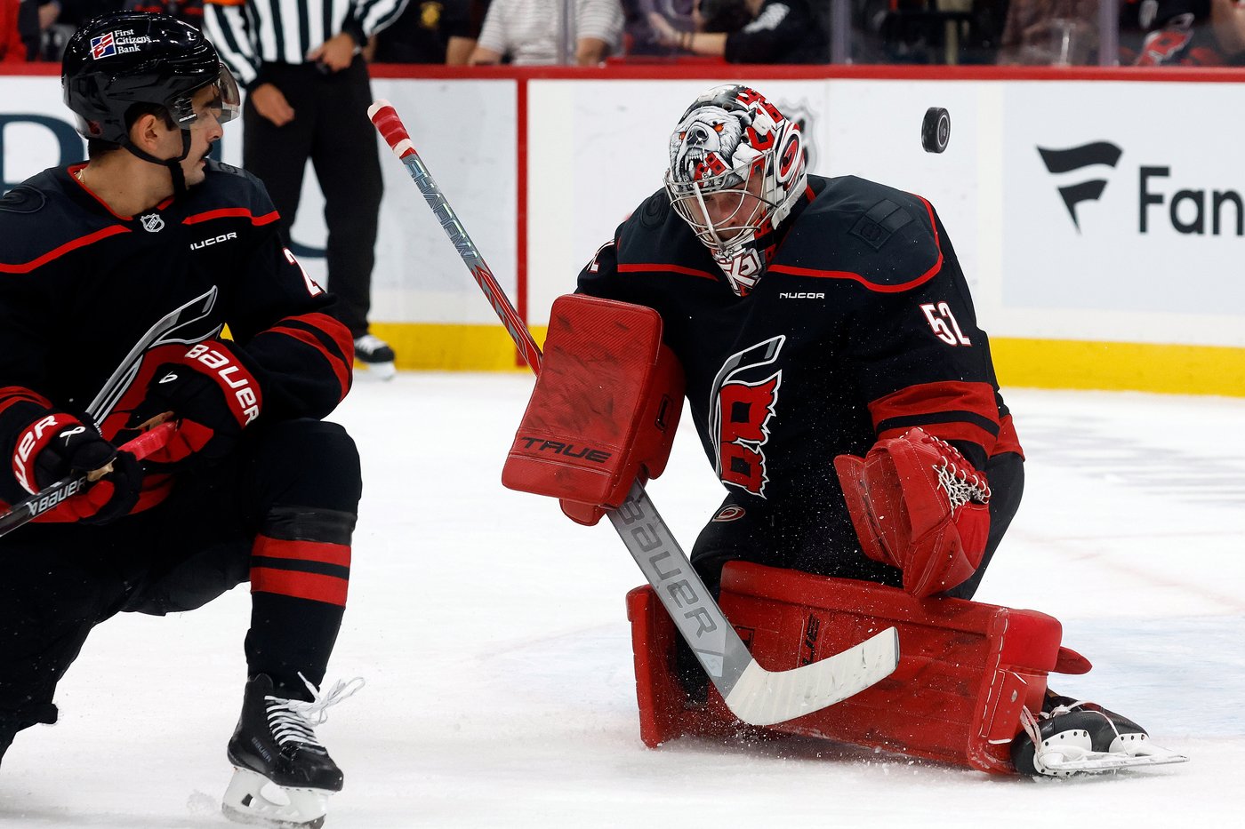 Aho's late goal helps Kochetkov improve to 8-0-0 as Hurricanes beat Bruins 2-1 | iNFOnews.ca