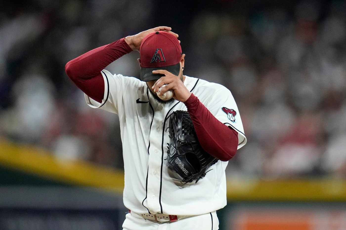 Bryce Harper reaches base 5 times, Phillies beat the Diamondbacks 7-1 for 6th straight win | iNFOnews.ca Bryce Harper reaches base 5 times, Phillies beat the Diamondbacks 7-1 for 6th straight win | iNFOnews.ca