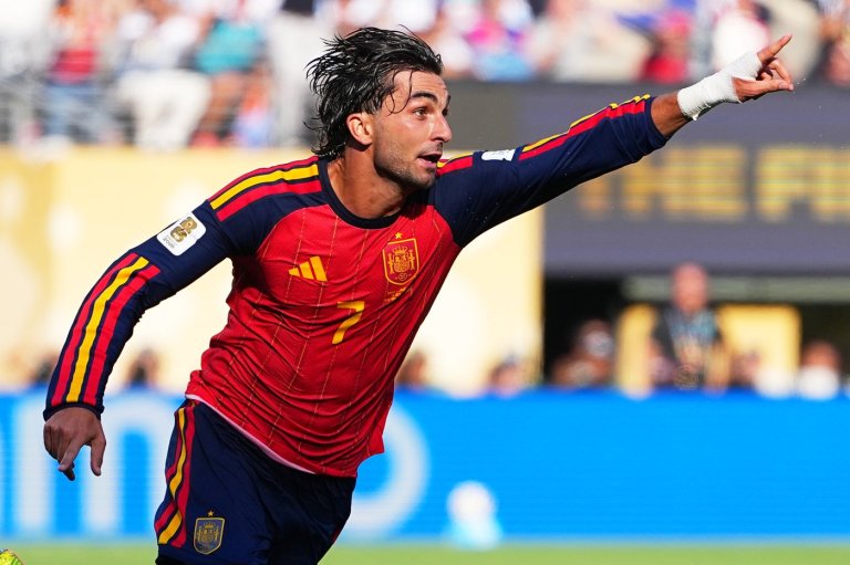 PSG bolsters star-studded attack by signing World Cup winner Ferran Torres from Barcelona | iNFOnews.ca