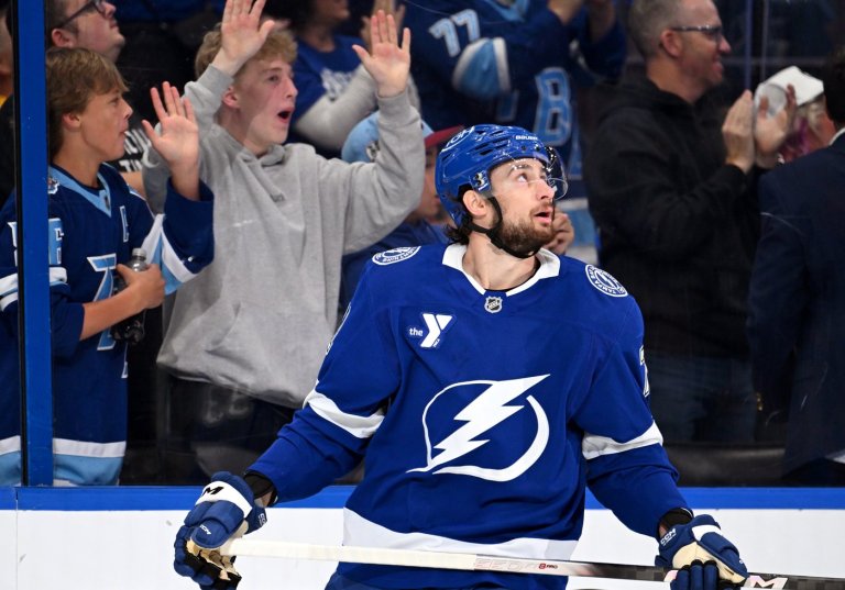 Lightning beat the Penguins 6-3 to move into 1st place in the Atlantic Division | iNFOnews.ca