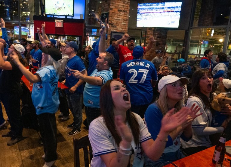 Toronto to host Blue Jays watch parties as World Series home games tickets sell out | iNFOnews.ca