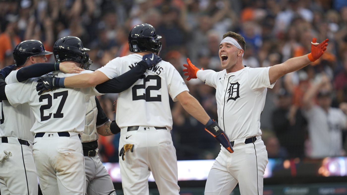 White Sox wrap up record-breaking losing season with 9-5 win over playoff-bound Tigers | iNFOnews.ca