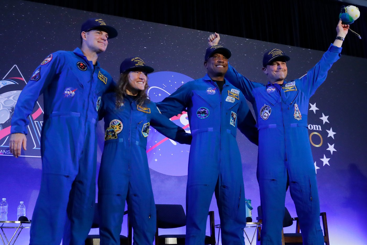 Artemis II's moon-traveling astronauts return home to cheers after a record-breaking trip | iNFOnews.ca Artemis II's moon-traveling astronauts return home to cheers after a record-breaking trip | iNFOnews.ca