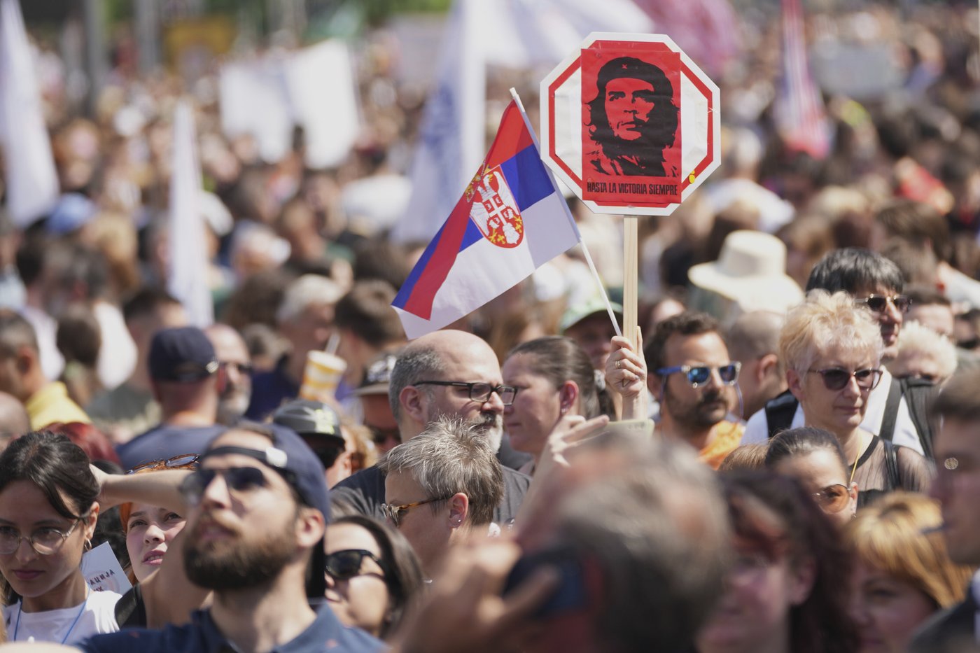 Serbia's protesting students demand a snap election | iNFOnews.ca
