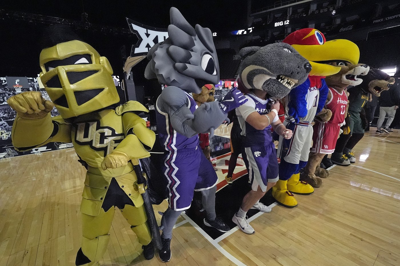 Big 12 hoops coaches steeling themselves for travel schedules stretching across four time zones | iNFOnews.ca Big 12 hoops coaches steeling themselves for travel schedules stretching across four time zones | iNFOnews.ca