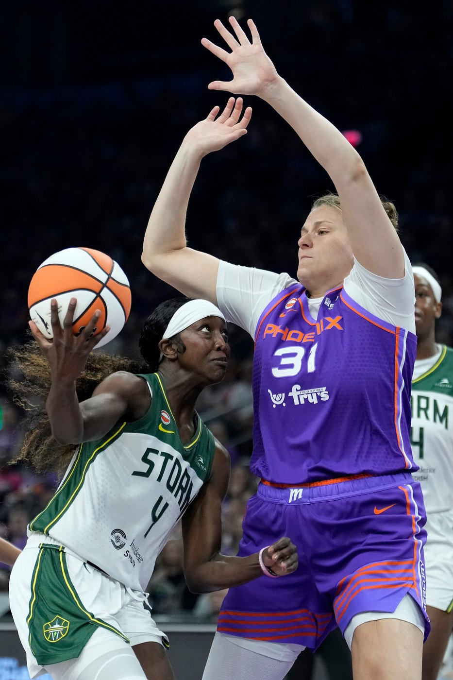 Mercury end 4-game losing streak with 93-73 rout of reeling Storm | iNFOnews.ca Mercury end 4-game losing streak with 93-73 rout of reeling Storm | iNFOnews.ca