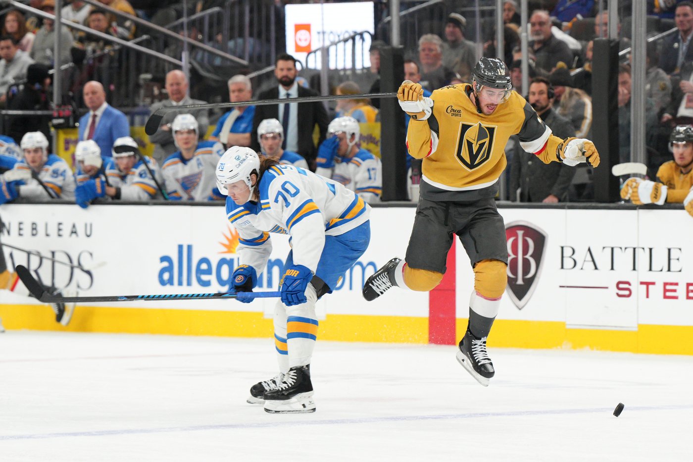 Marner, Stone lead Golden Knights to 4-2 win over Blues | iNFOnews.ca