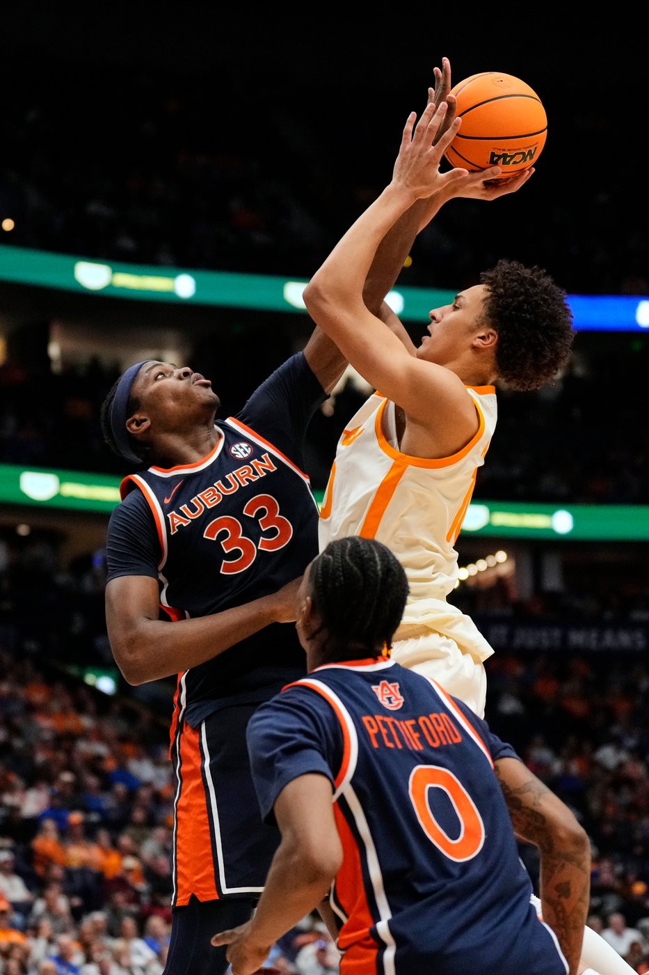 No minutes limit, no problem: Nate Ament’s return fuels Tennessee’s comeback over Auburn | iNFOnews.ca