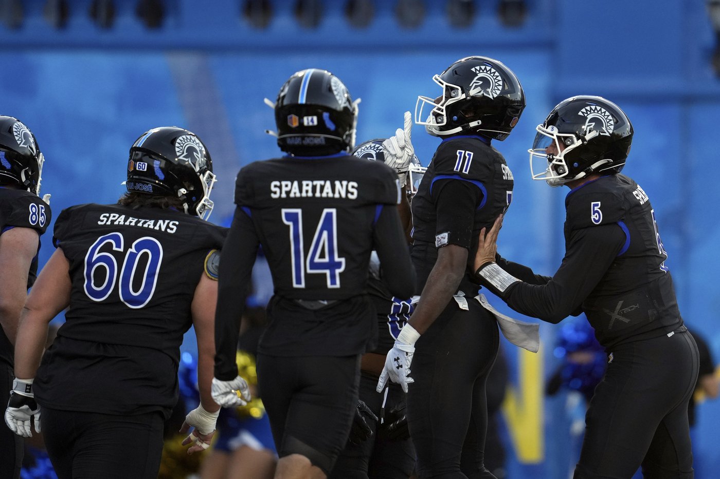 Ashton Jeanty runs for 159 yards and 3 TDs as No. 13 Boise State beats San Jose State 42-21 | iNFOnews.ca