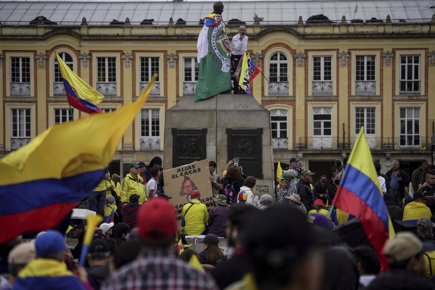 Thousands of Colombians take to the streets to reject proposed reforms and rebuke the president | iNFOnews.ca Thousands of Colombians take to the streets to reject proposed reforms and rebuke the president | iNFOnews.ca