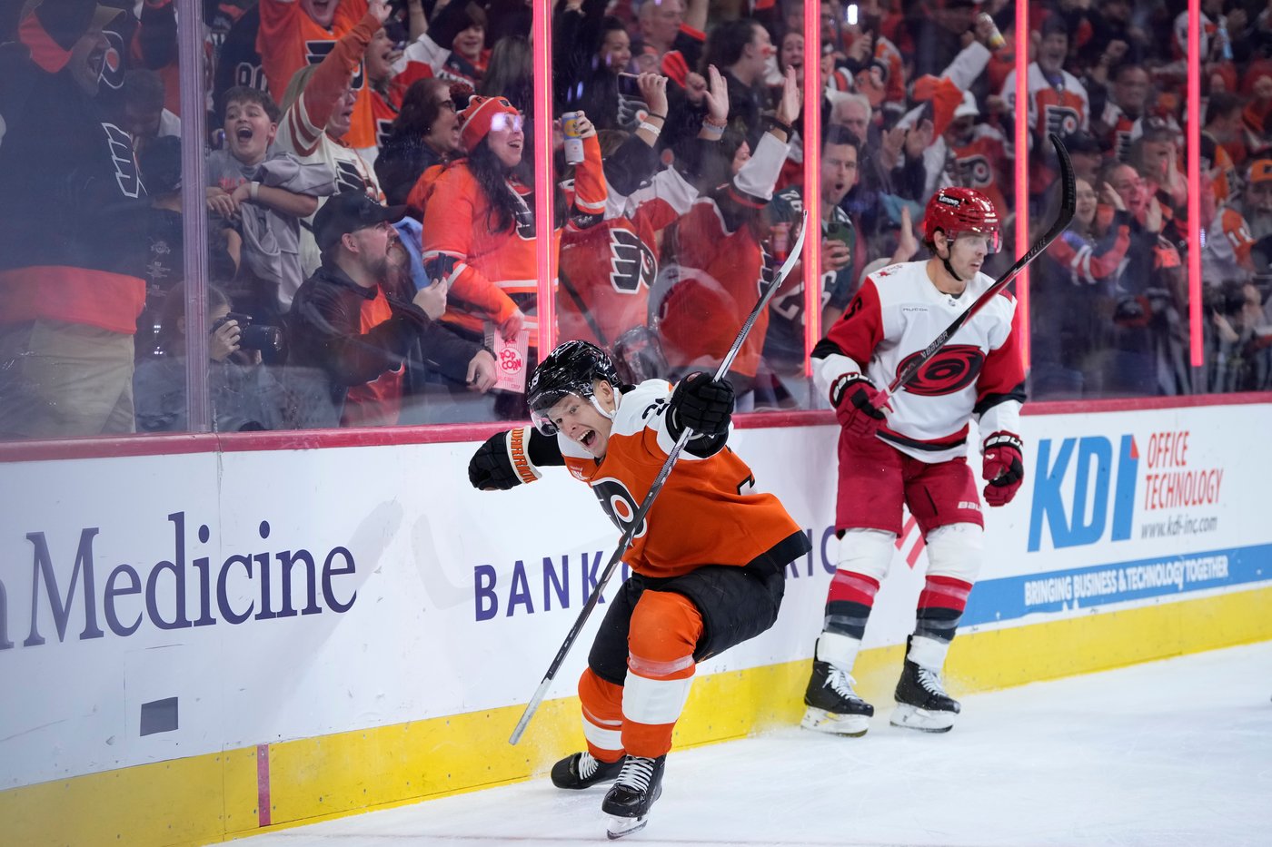 Hurricanes beat the Flyers 3-2 in OT for their first win as Aho scores 2 | iNFOnews.ca Hurricanes beat the Flyers 3-2 in OT for their first win as Aho scores 2 | iNFOnews.ca