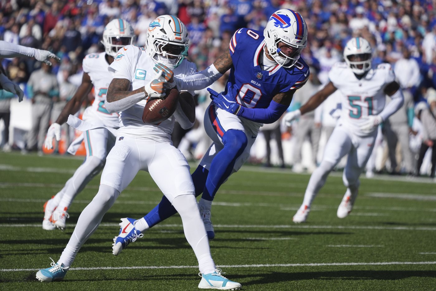 Rams look to extend winning streak, Dolphins aim to end skid in Monday night matchup | iNFOnews.ca