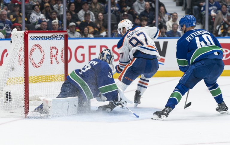 McDavid puts up five points, Edmonton Oilers outlast Vancouver Canucks for 9-7 win | iNFOnews.ca
