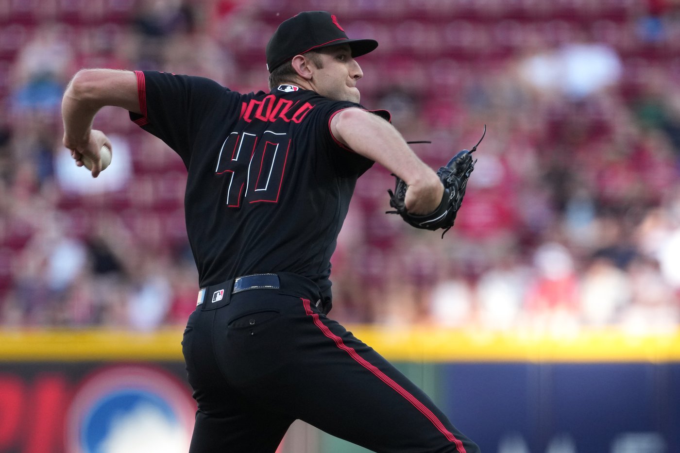 Dunn's error leads to 3-run 9th, Diamondbacks beat Reds 5-2 | iNFOnews.ca Dunn's error leads to 3-run 9th, Diamondbacks beat Reds 5-2 | iNFOnews.ca