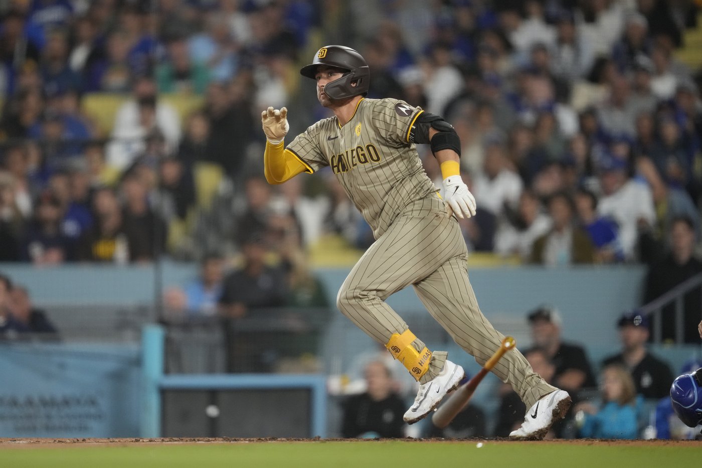 Dodgers rally with 5 runs in 7th and beat Padres 7-2 to clinch 11th NL West title in 12 years | iNFOnews.ca