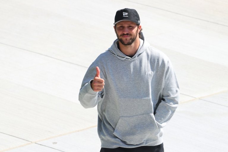 Josh Allen puts recent past aside and struggles in Houston as Bills prepare to open season at Texans | iNFOnews.ca