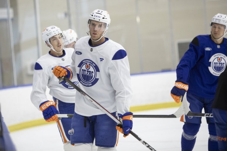 Reports: Superstar centre Connor McDavid signs extension with Oilers | iNFOnews.ca