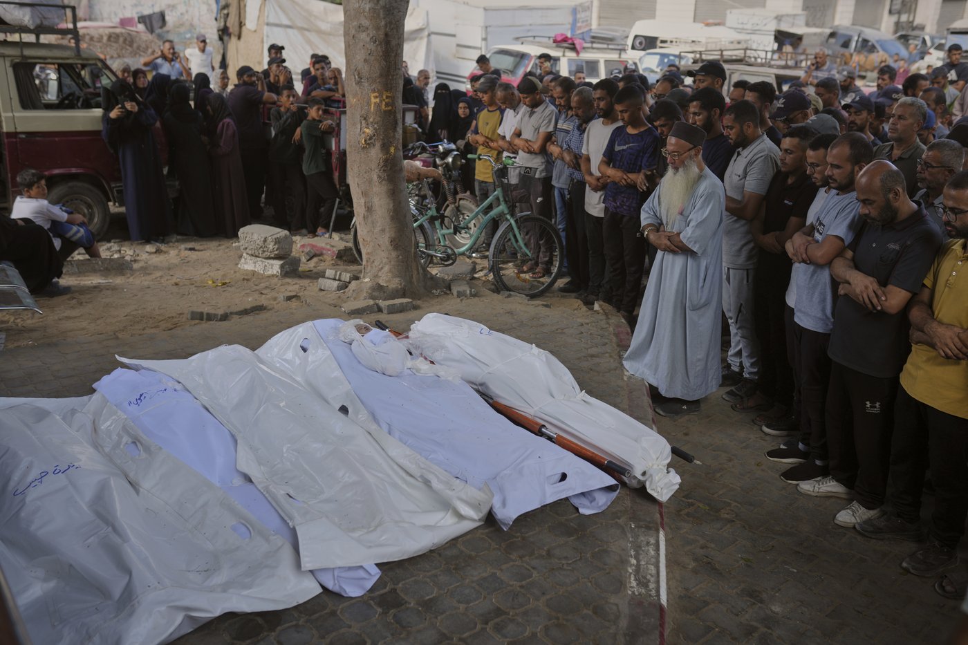 Palestinian death toll passes 64,000, health officials say, as Israel and Hamas dig in on demands | iNFOnews.ca