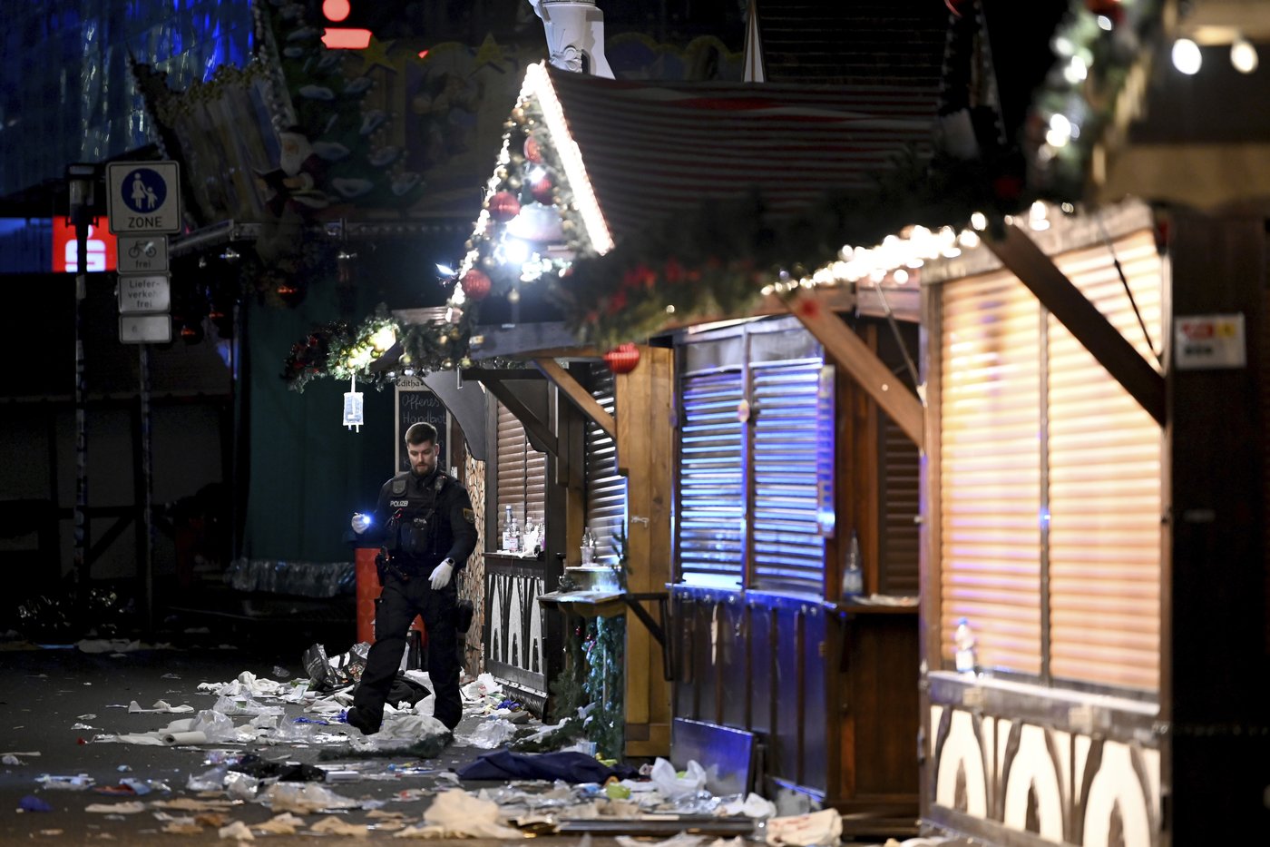 At least 2 dead and 60 hurt after a car drives into a German Christmas market in a suspected attack | iNFOnews.ca At least 2 dead and 60 hurt after a car drives into a German Christmas market in a suspected attack | iNFOnews.ca