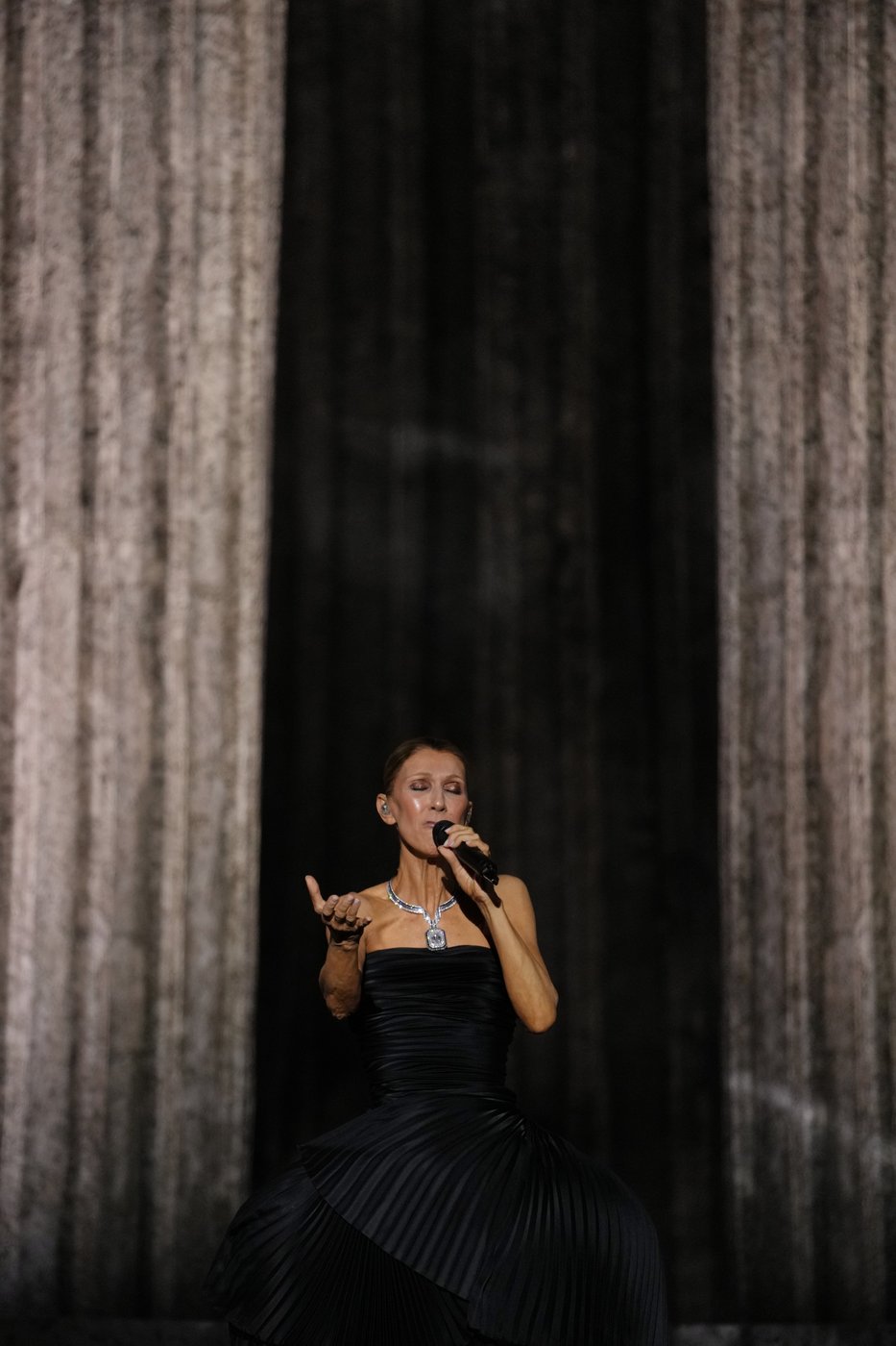 Celine Dion thrills fans with emotional comeback concert after overcoming rare illness | iNFOnews.ca