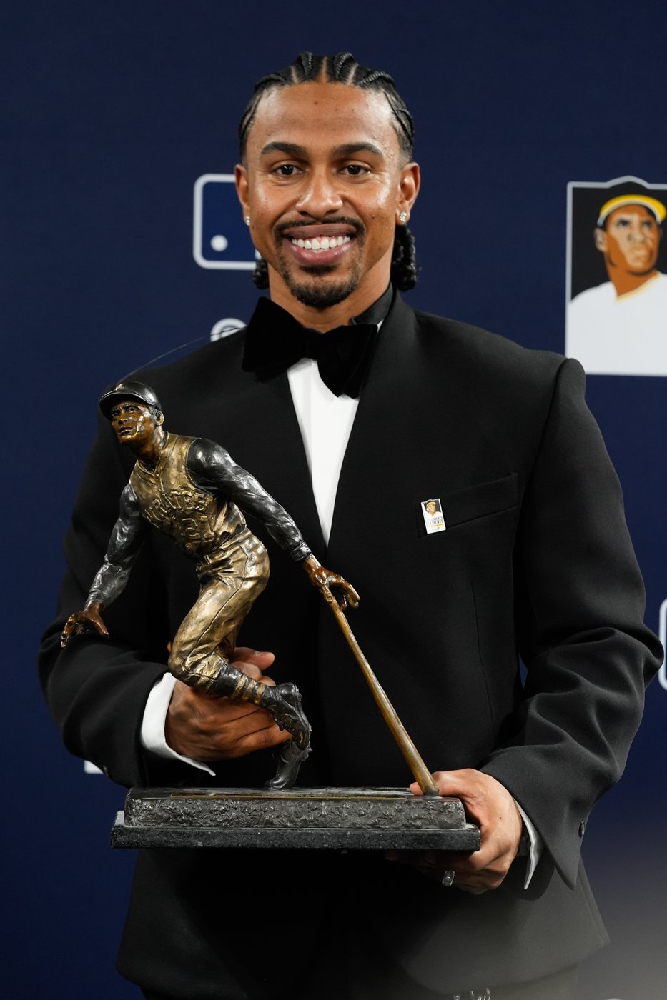 Mets' Francisco Lindor wins Roberto Clemente Award for humanitarian work | iNFOnews.ca Mets' Francisco Lindor wins Roberto Clemente Award for humanitarian work | iNFOnews.ca