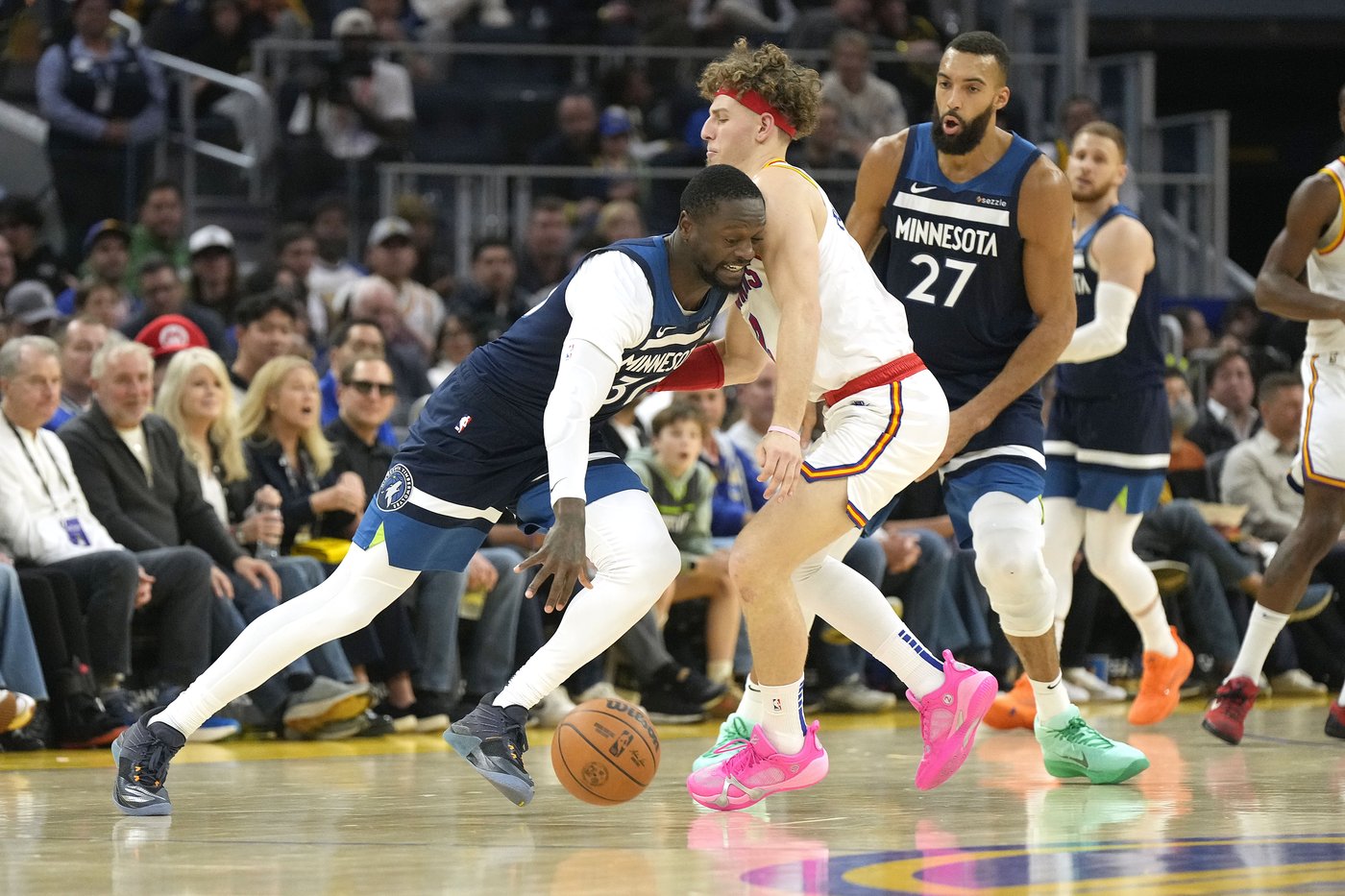 Stephen Curry scores 30 and dishes out eight assists as Warriors beat Timberwolves 114-106 | iNFOnews.ca