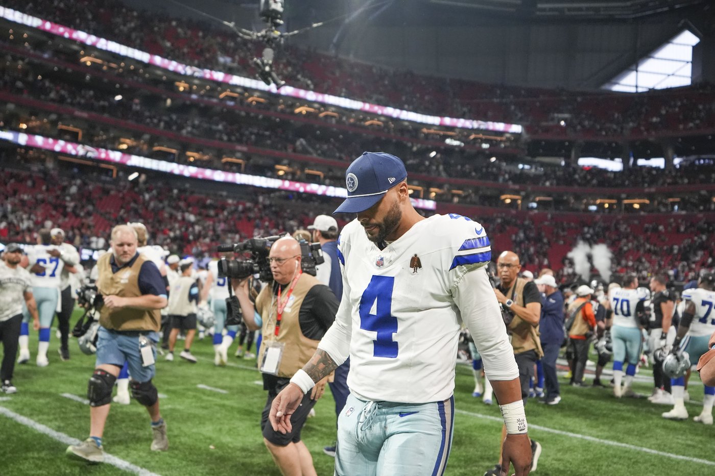 Cowboys QB Dak Prescott will have an MRI to determine severity of hamstring injury | iNFOnews.ca Cowboys QB Dak Prescott will have an MRI to determine severity of hamstring injury | iNFOnews.ca