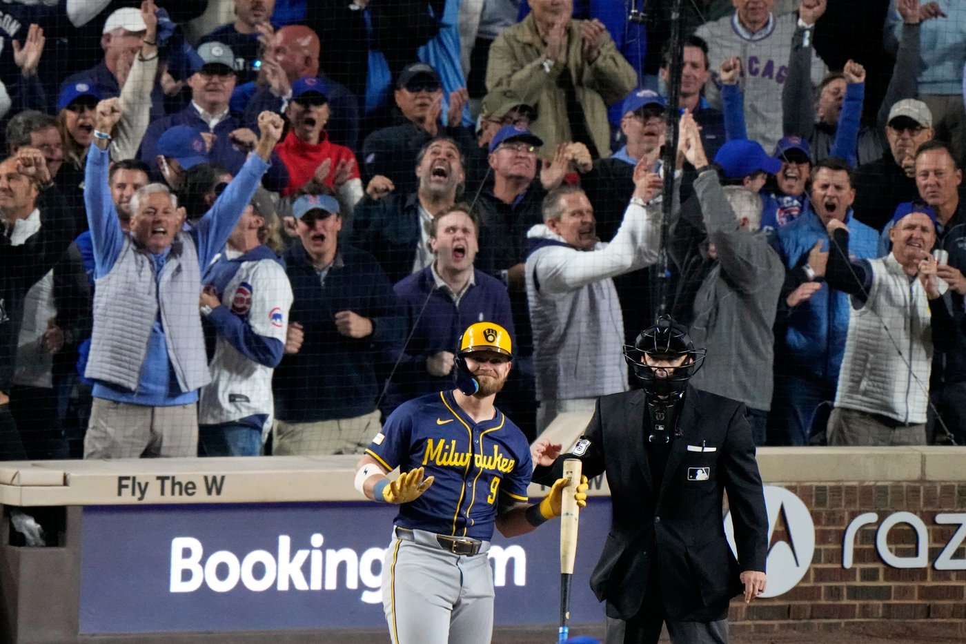 Cubs use 4-run 1st inning to top the Brewers 4-3 and avoid NL Division Series sweep | iNFOnews.ca Cubs use 4-run 1st inning to top the Brewers 4-3 and avoid NL Division Series sweep | iNFOnews.ca