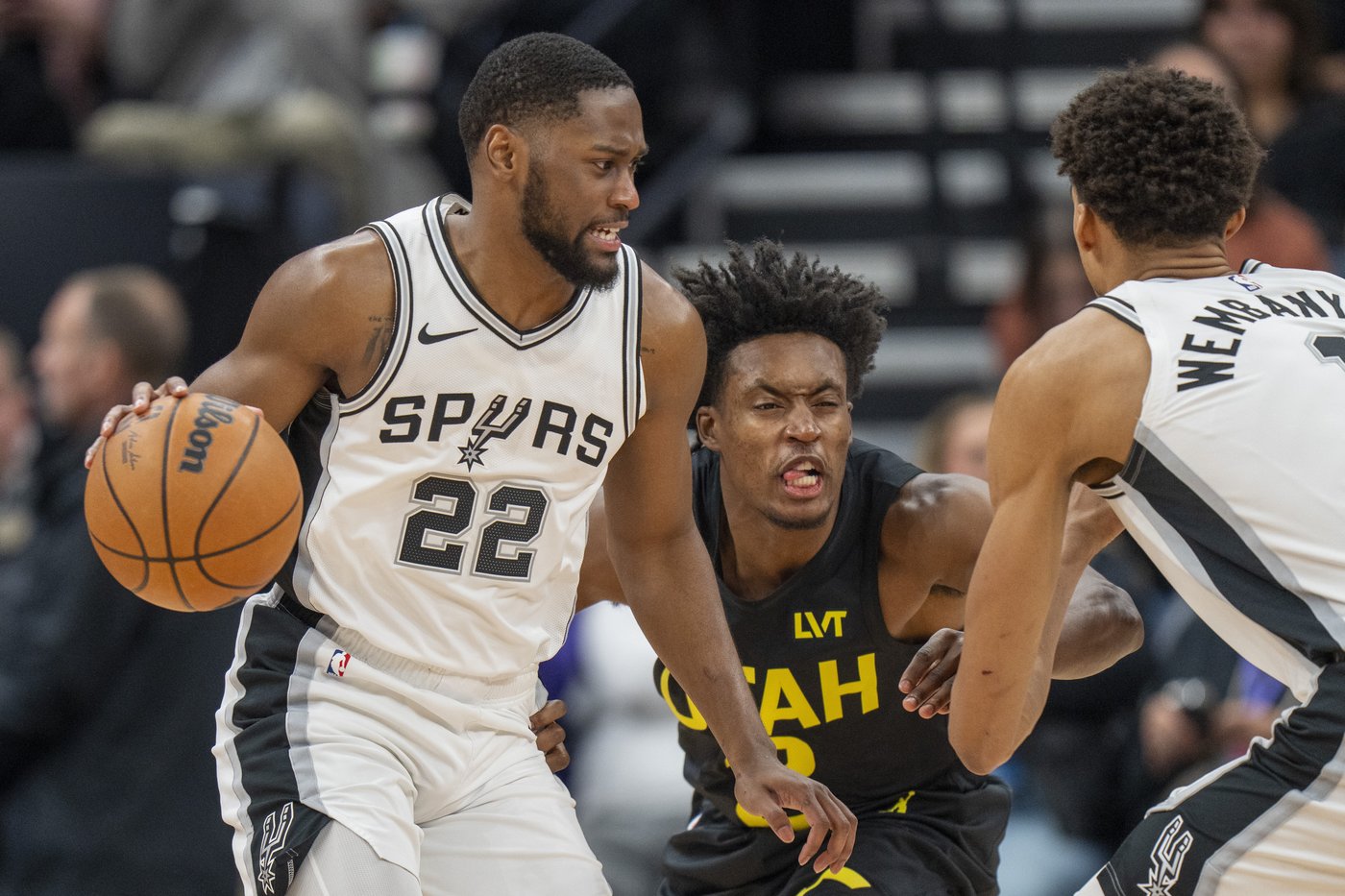Wembanyama has 25 points and nine rebounds to lead Spurs to 106-88 win over Jazz | iNFOnews.ca