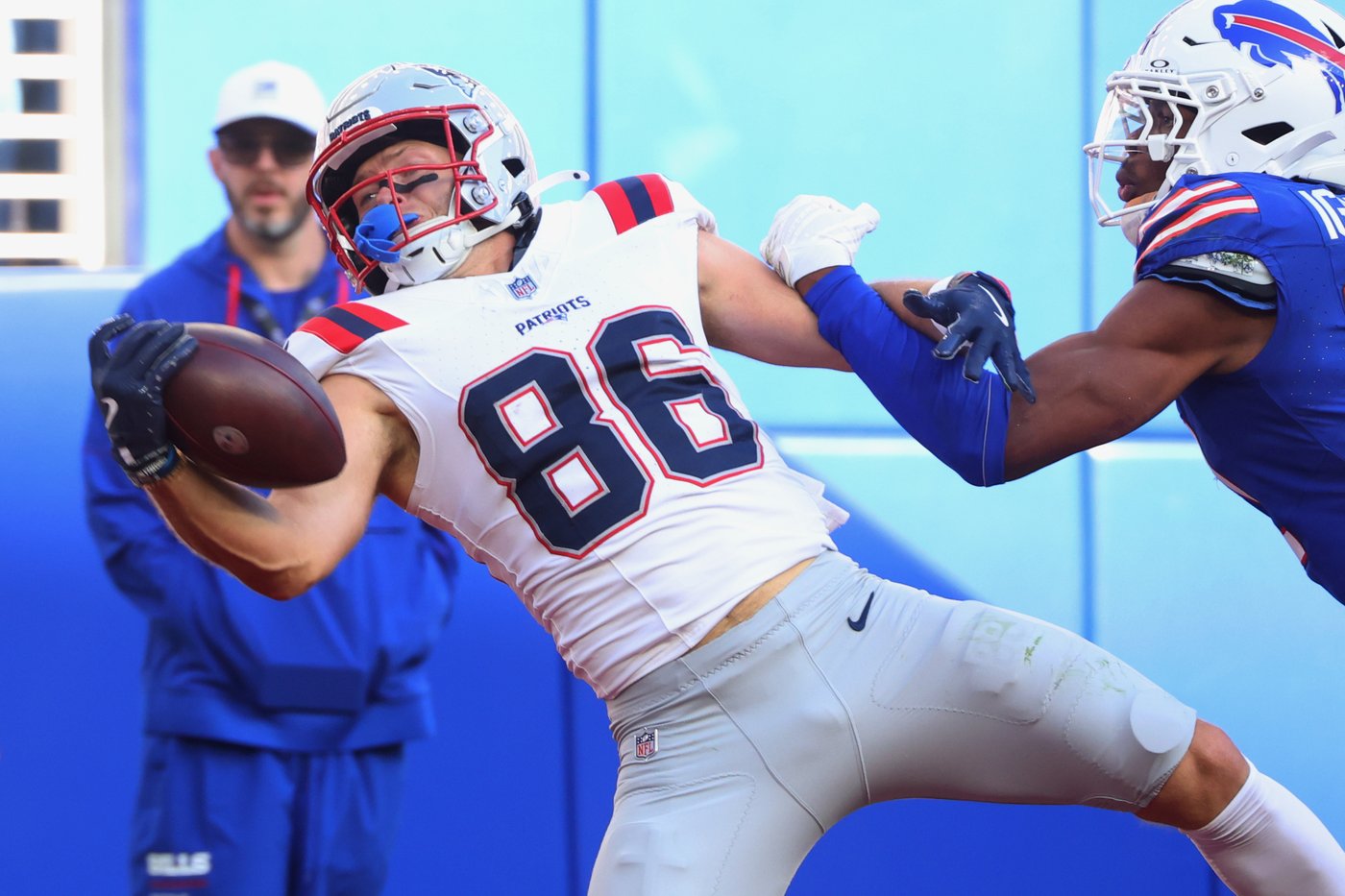 Maye overcomes his two turnovers with 3 TD passes in Patriots' 29-26 win over Bills | iNFOnews.ca Maye overcomes his two turnovers with 3 TD passes in Patriots' 29-26 win over Bills | iNFOnews.ca