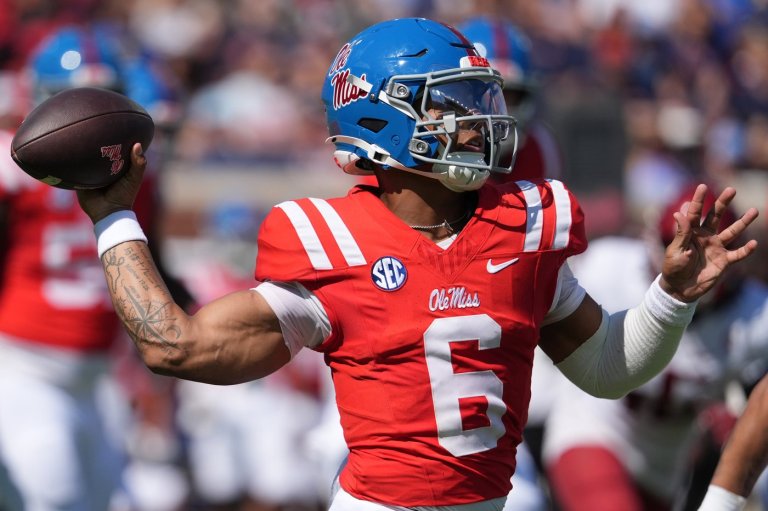 Chambliss accounts for 3 TDs and No. 4 Mississippi escapes against Washington State with a 24-21 win | iNFOnews.ca