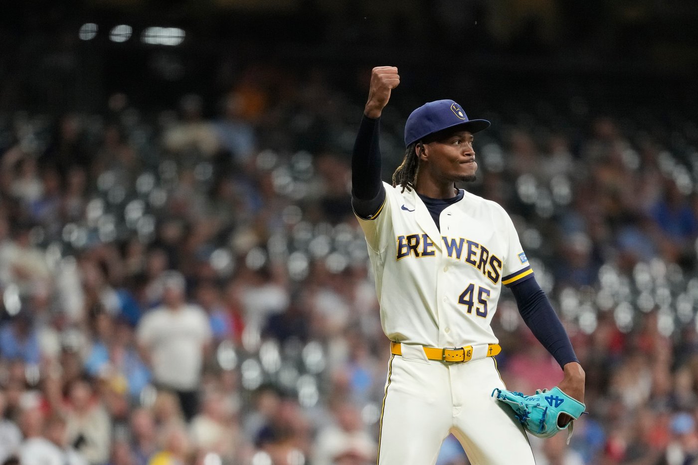 Brewers manager Murphy calls Uribe's mound antics unacceptable | iNFOnews.ca