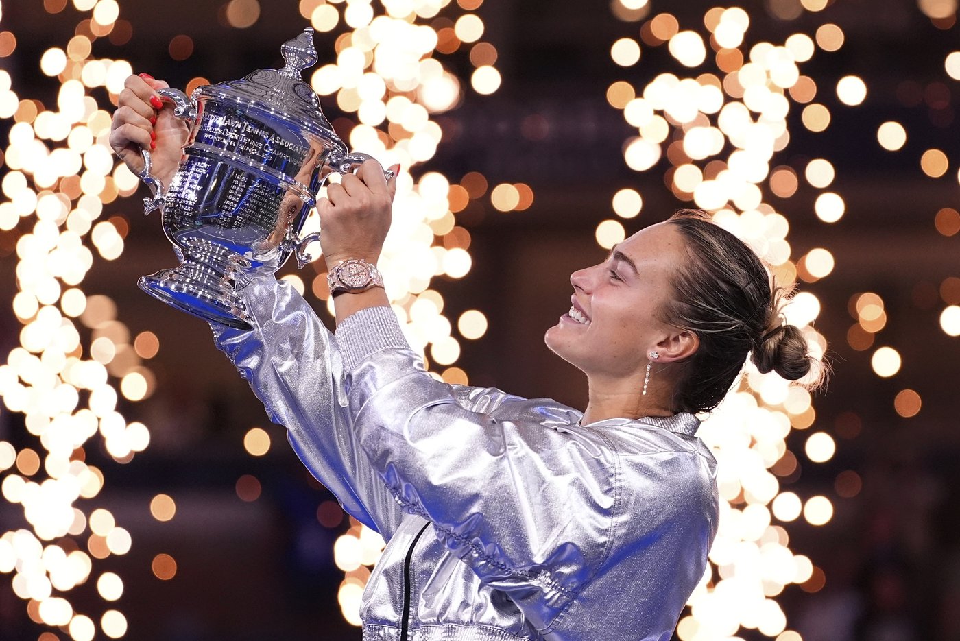 Aryna Sabalenka defeats Amanda Anisimova for her 2nd consecutive US Open title and 4th at a major | iNFOnews.ca Aryna Sabalenka defeats Amanda Anisimova for her 2nd consecutive US Open title and 4th at a major | iNFOnews.ca