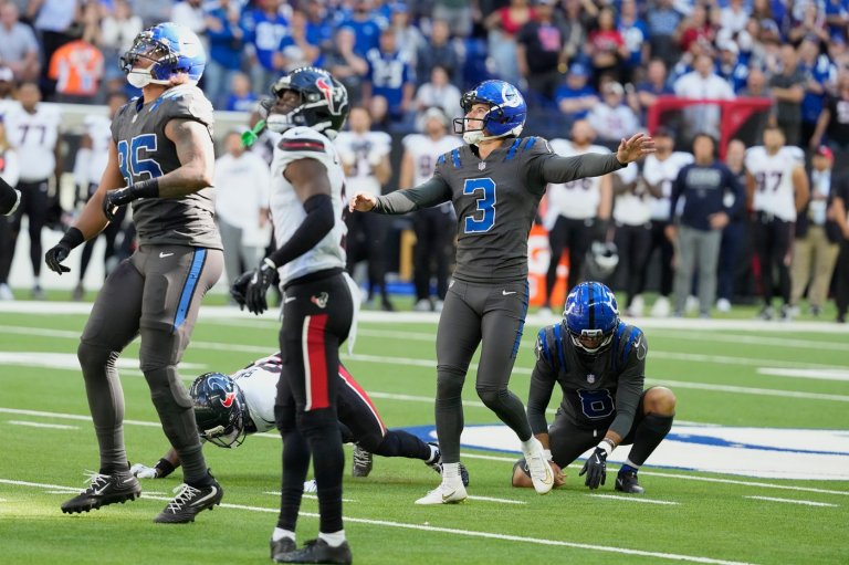 Colts end 9-game skid with 19-17 victory over Texans as Shrader kicks winner with 16 seconds left | iNFOnews.ca