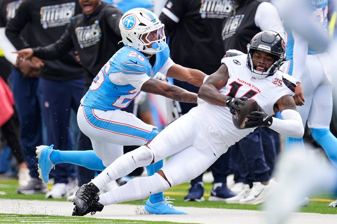 Stroud runs for a TD, throws for another as Houston beats Titans for 1st win of season | iNFOnews.ca