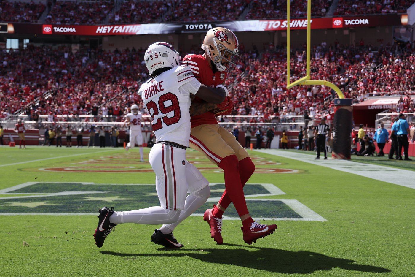Receiver Mike Evans leaves 49ers' win over Cardinals with a rib injury | iNFOnews.ca