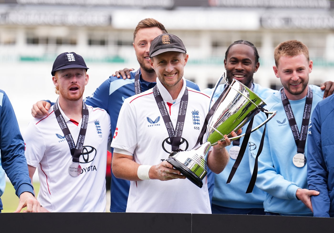 England overcomes early scare to win 3rd cricket test against Pakistan and sweep series | iNFOnews.ca England overcomes early scare to win 3rd cricket test against Pakistan and sweep series | iNFOnews.ca