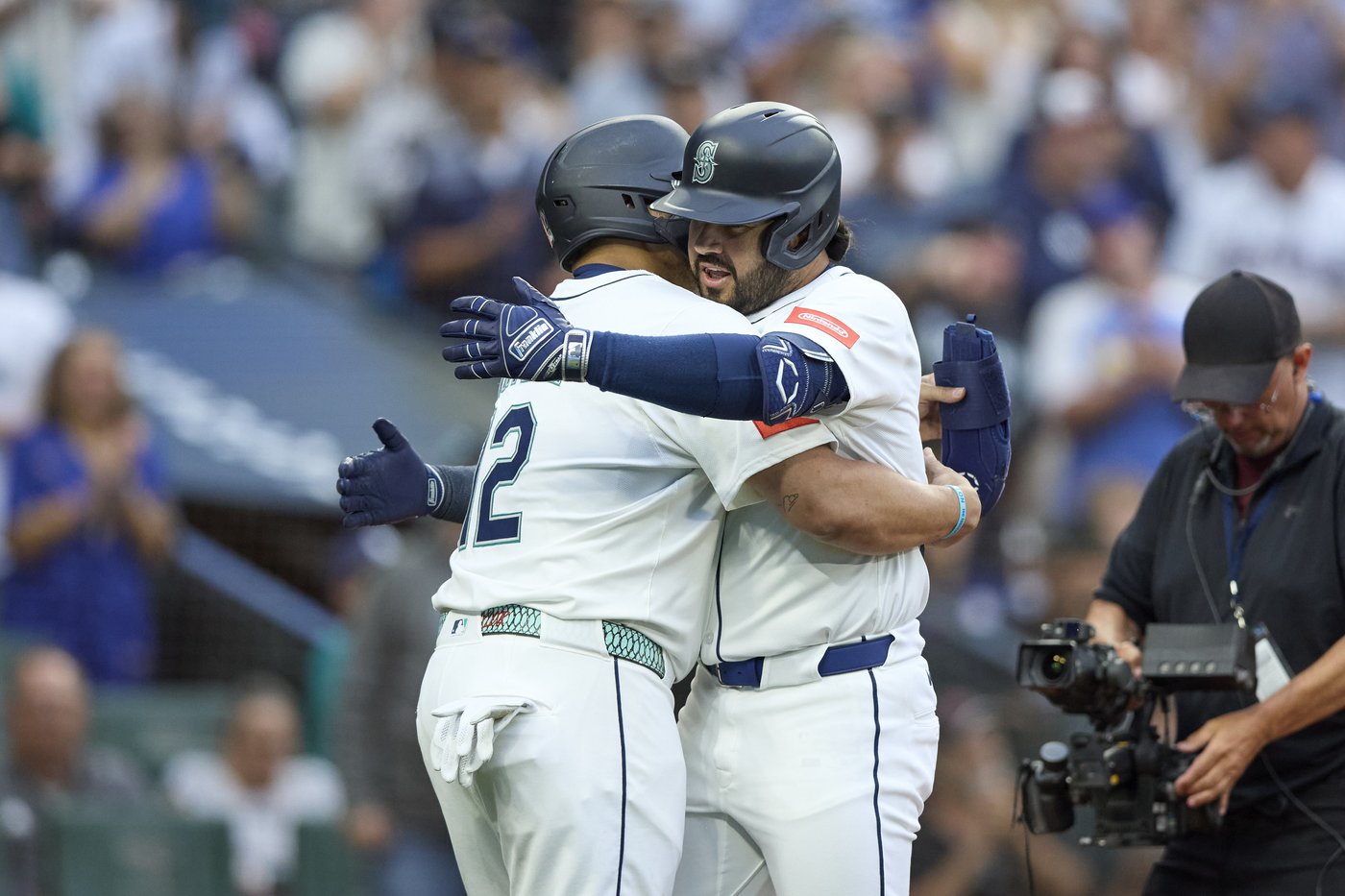 Suárez hits his 37th homer as Woo and the Mariners beat the White Sox 8-3 | iNFOnews.ca