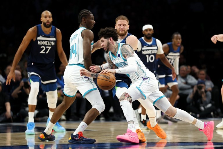 Hornets win their 4th straight behind 35 points from LaMelo Ball, beat the Timberwolves 122-108 | iNFOnews.ca