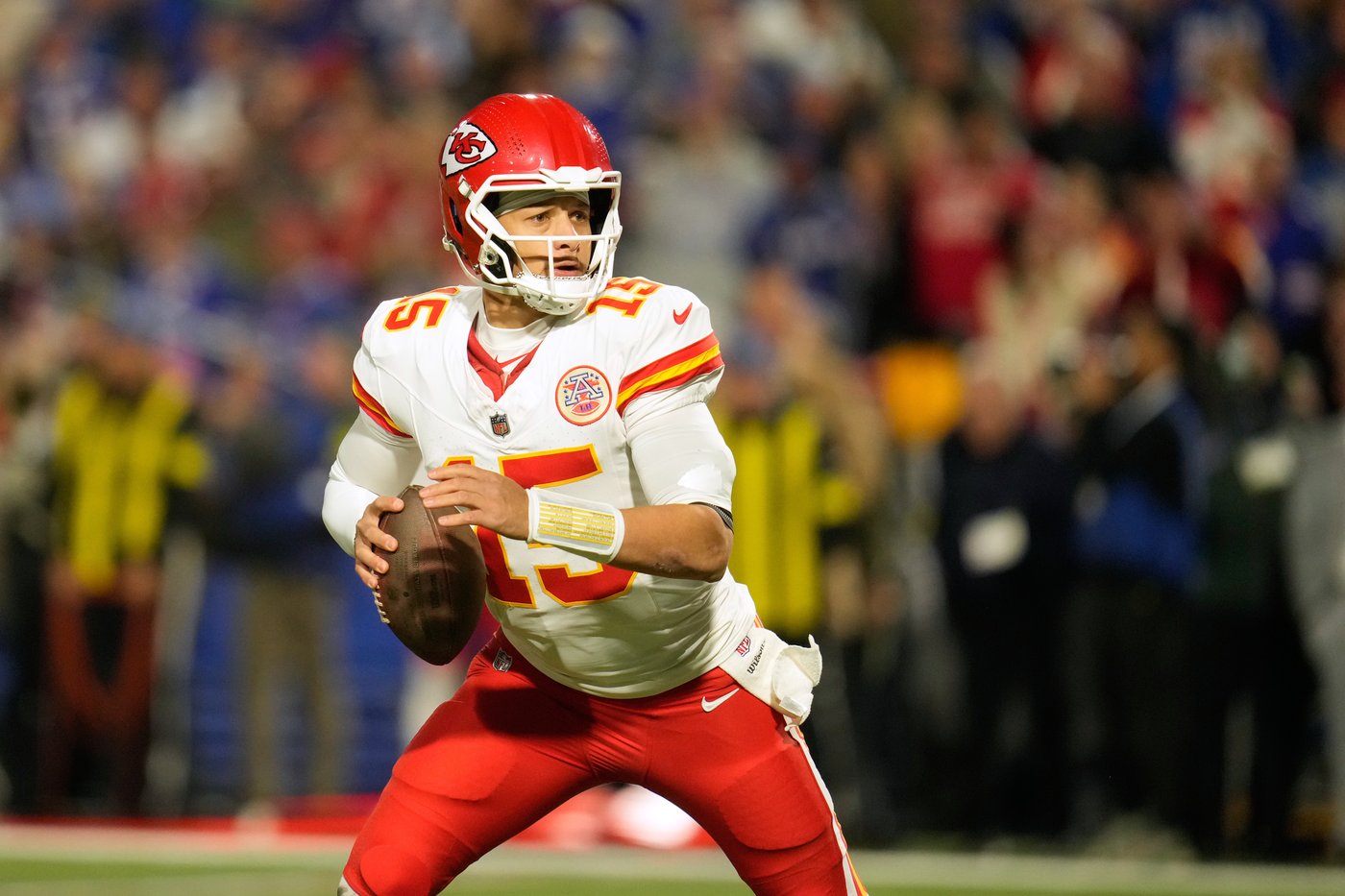 Chiefs vs. Broncos: Mahomes faces NFL's top pass rush in Denver showdown | iNFOnews.ca