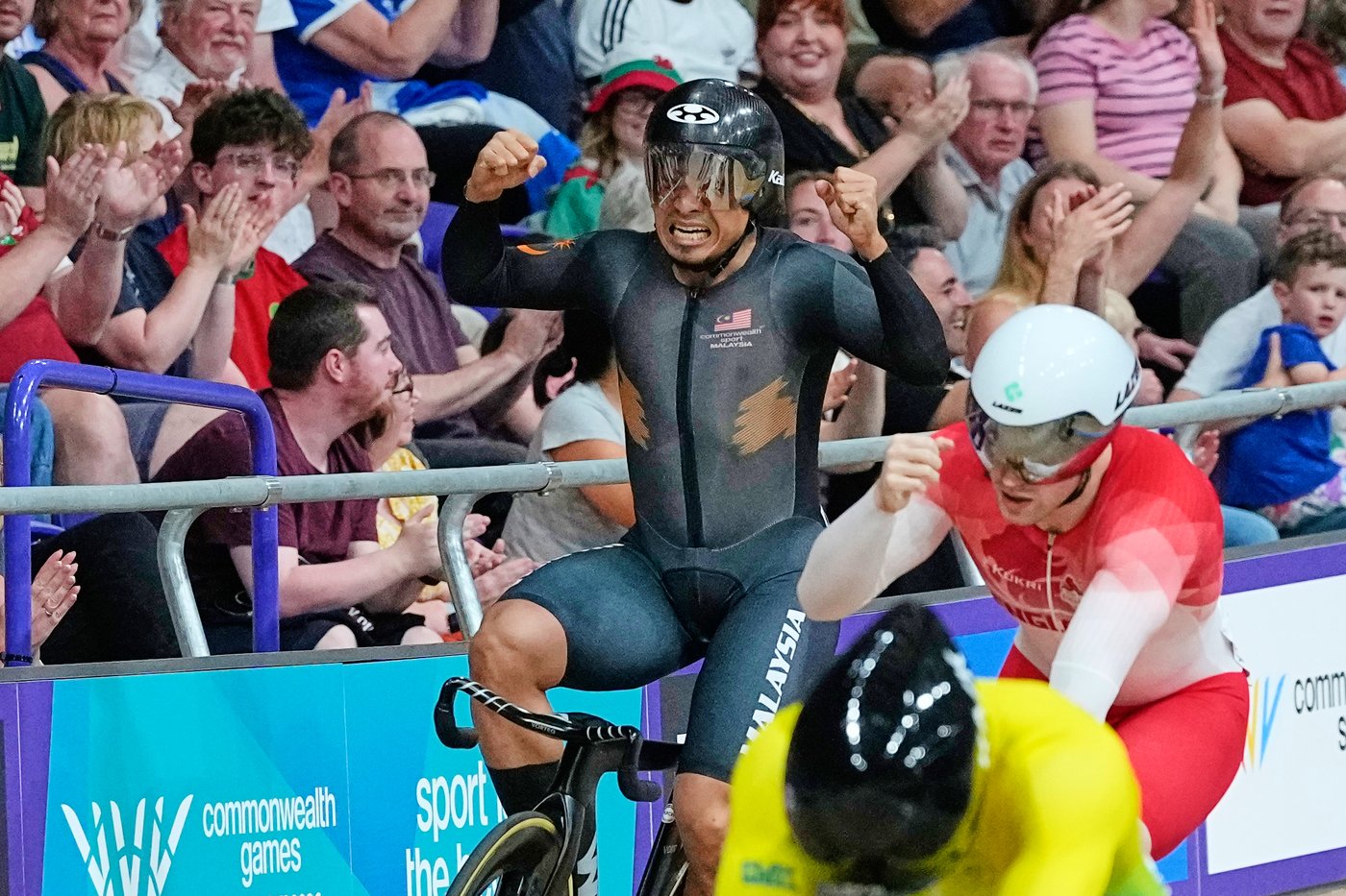Emotional Azizulhasni wins Commonwealth Games keirin gold at 38 for Malaysia | iNFOnews.ca Emotional Azizulhasni wins Commonwealth Games keirin gold at 38 for Malaysia | iNFOnews.ca
